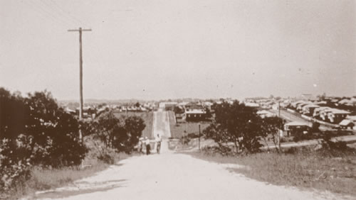 Looking down Newdegate Street. On the left, the site of the hospital prior to work commencing, late 1930s.